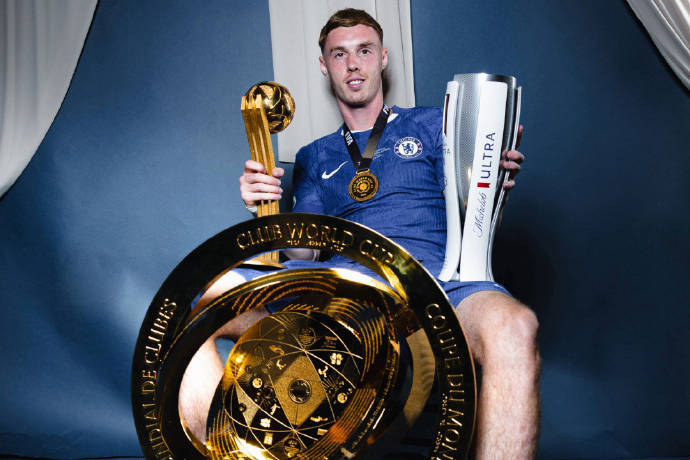 组图：切尔西拍摄世俱杯冠军大片 帕尔默霸气十足
        
    组图：切尔西拍摄世俱杯冠军大片 帕尔默霸气十足